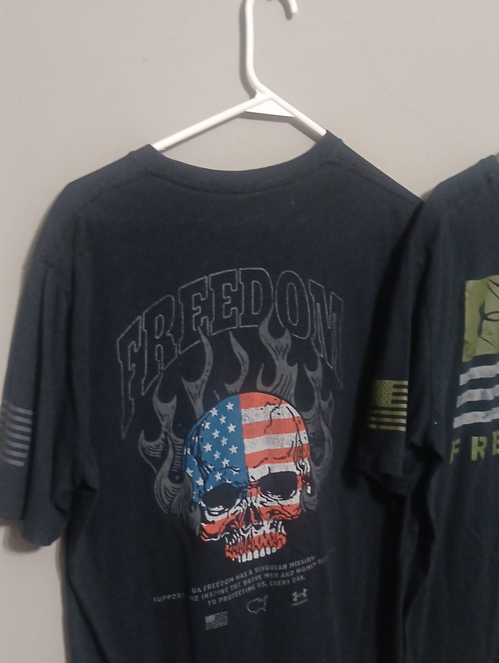 Under Armour Men’s Black Short-Sleeve Graphic Tee Duo (Skull & Freedom) - Picture 5 of 9